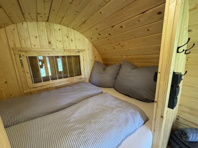 Schlaffässer im Nuthegarten